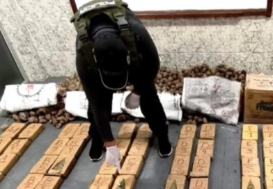 Hallan 81 paquetes de marihuana ocultos dentro de sacos de papa en El Alto