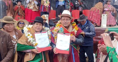 Comienzan las obras de un puente vehicular en Laja y Santos Quispe garantiza una carretera y pozos profundos