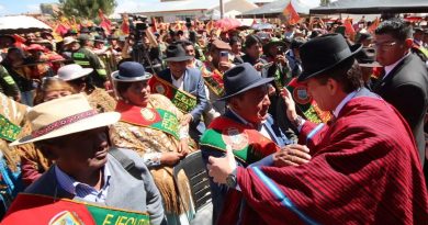 Paz destaca la lucha histórica de El Alto y llama a encaminarla hacia el desarrollo económico