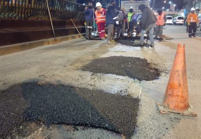 Alcaldía inicia plan de bacheo nocturno e interviene la avenida 6 de Marzo