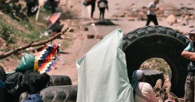 Gobierno exige levantar de inmediato los bloqueos, que ya dejaron dos fallecidos